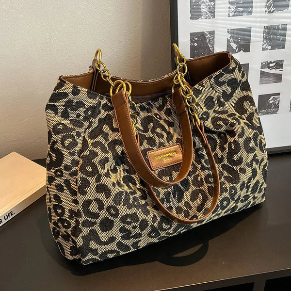 Durable Everyday Bag with Stylish Appeal